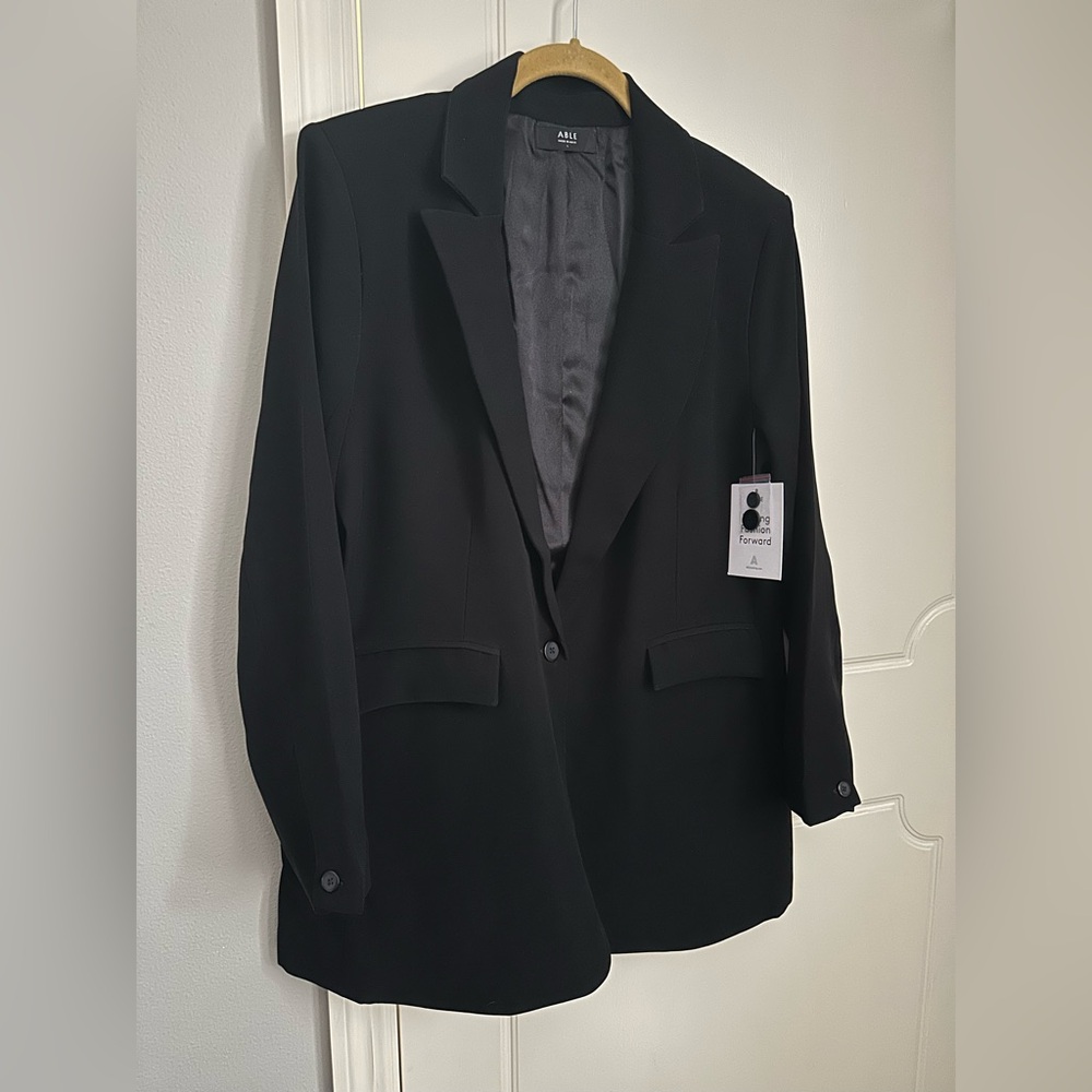 🆕 ABLE Claire Crepe Blazer 🖤